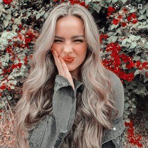 Meet your Posher, Debbiebart